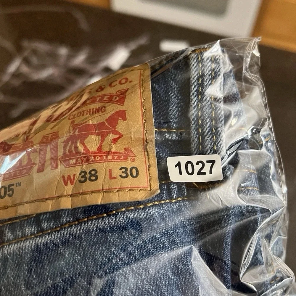 Levi's 505 Mens 38x30 Regular Fit Straight Leg Blue Jeans